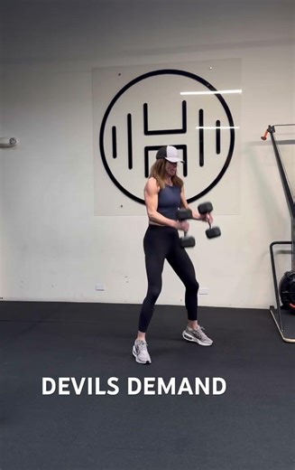 DEVILS DEMAND: push up + 2 rows + devils press + thruster