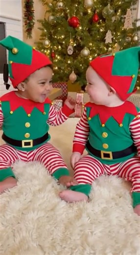 The cutest little elves! 🎄 These two baby elves sat down for what looks like a very important North Pole meeting… and proceeded to discuss everything in the cutest baby gibberish imaginable. 🎅 Between the giggles and the elf outfits, this might be the sweetest thing you’ll see today. What do YOU think the conversation was about.. This video is for entertianment purposes only and was created with the assitance of A.I. #cute #christmas #elves | The Other Half