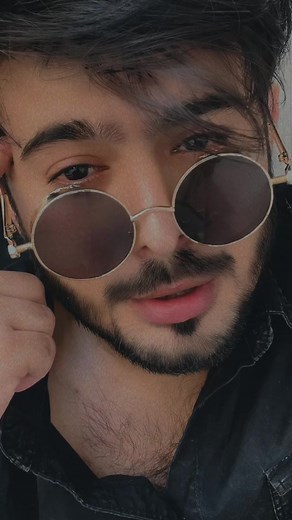 Close-Up Portraits: Style and Expression Exploration