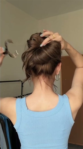 Easy Messy Bun with Claw Clip | Beginner Friendly #hairstyle #hairstyles #hairtutorial #hairclip#fyp