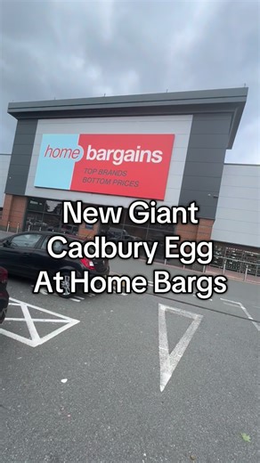 🍫🍫 Giant Cadbury “filled” Easter Eggs at Home Bargains for £9.99. 👉🏼 Swipe to see what’s included 👀 Let me know if you think this is worth £9.99. 🚨Follow UK Newest Foods for more!😁🚨 @homebargains @cadburyuk #homebargains #easter #easteregg #eastereggs #uknewestfoods | UK Newest Foods