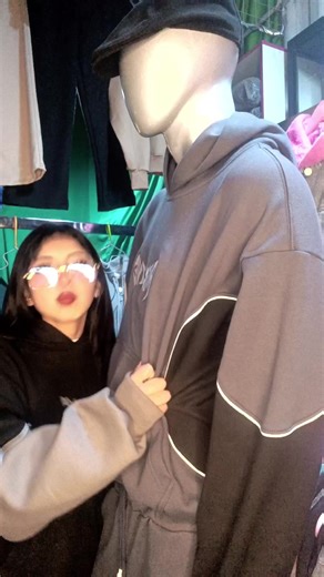 yo cuando la dueña no se encuentra 😁💗 Nos encontramos en Plaza San José puesto A1 conjuntos en pareja 🫵🏻💗