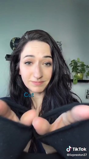 Easy DIY no-sew mask 😷 #mask #diy #coronavirus #WerkItFromHome #covid19 #quarentine #quarentinelife #socialdistancing #facemask #coronatime #easy #fy