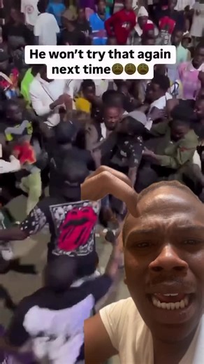 Keonte Agins on Instagram: "Don’t Crowd Surf It’s Dangerous 🤦🏾‍♂️😂😳 #explore #viral #reels"