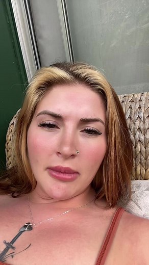 Stylish Metallic Necklace with Dark Pendant