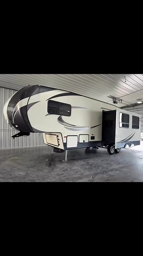 Just In!!! ONE Owner - 2018 #keystonerv #sprinter #29fwbh (Bunk House) #gorving #gocamping #evansvillewy #MillsWY #casperwy #caspermountain #camp #smithrv | Smith RV Sales & Service, Inc.