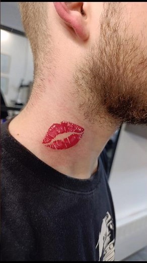 kiss tattoo