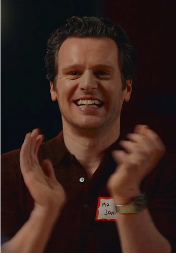 A Broadway star in the making!! Watch Jonathan Groff take over an elementary school talent show in the latest episode of #CelebritySubstitute🌟. #jonathangroff #broadway #youllbeback #HamiltonMusical