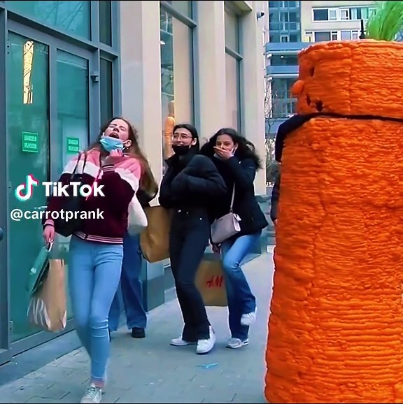 There is no like carrot prank, so funny #carrot #carrotpranks #funnypranks #publicpranks #scarepranks