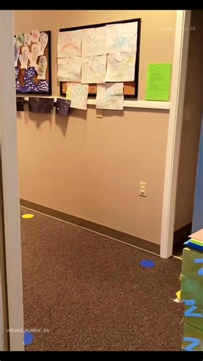 3.9K views · 216 reactions | 藍 #scarecam #scareprank #scary #failvideo #fails #funnyvideos #prank #funnyfails #funny #jumpscare #pranks # | Family's Prank | Facebook