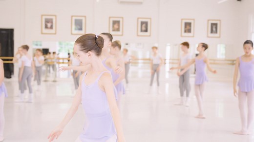 🩰 What is a day at The Royal Ballet School like? Before summer, we spent the day with our Year 7 students to give you an insight into life at the School. 🩰 Applications to audition for our full-time training and Mid, Senior, and Advanced Associate programmes are now open. Apply today: https://www.royalballetschool.org.uk/train/apply/?utm_source=facebook&utm_medium=social&utm_campaign=2024_SEP_ALL_AUDITIONS&utm_term=apply-auditions&utm_content=video | The Royal Ballet School