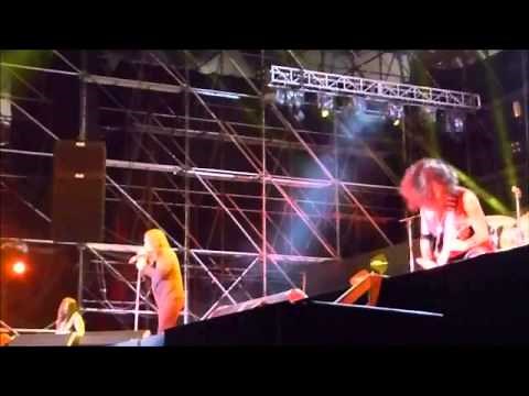 OZZY OSBOURNE BRAND NEW VIDEO FIRE IN THE SKY AND BARK AT THE MOON LIVE FULL SCREEN EDITION