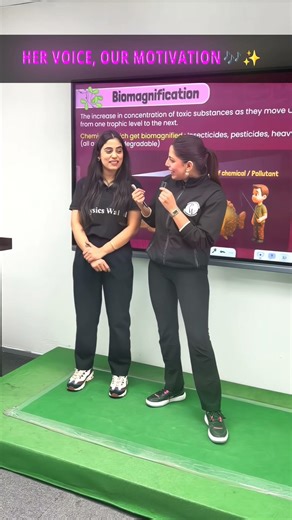 samapti maam singing a song 🎙️🎤#physicswallah #motivation #explpre #trending #viral #whitecoat