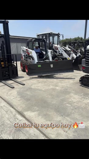 🚜🔥 Un solo minicargador, infinitas posibilidades Hoy con hoja topadora, mañana con el accesorio que necesites ⚙️ 🔁 Cambia implementos en minutos 🧩 Gran variedad de accesorios: balde, barredora, martillo, ahoyador y más 💪 Potencia y precisión para cualquier trabajo Versatilidad que se adapta a tu obra, tu campo o tu negocio. 📩 Escríbenos para más información #Bobcat #Minicargador #HojaTopadora #Versatilidad #Implementos