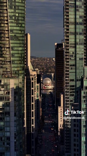 6:00pm in the city . . . #vancouver #canada #vancity #dji #downtownvancouver #hellobc #britishcolumbia #vancouverdowntown #vancouverrealestate #cityview #rushhour #djiglobal