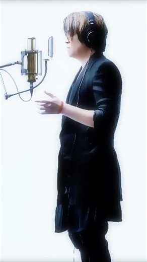 GLAY: Winter Again - A Captivating Vocal Performance