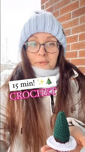 Crochet Christmas Tree Pattern and Video Tutorial for beginners - Cute Holiday Decor in 15 minutes!