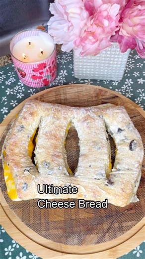 10 Minute Cheesy Bread - easy and delicious