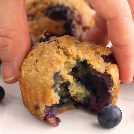https://www.skinnytaste.com/insanely-good-blueberry-oatmeal-muffins/ Yes, these blueberry oatmeal muffins are insanely good! Hard to believe they are light. Think baked oatmeal, but in the form of a muffin… so moist and they are just as good the next day. | Skinnytaste