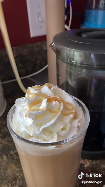 How Long Does Whipped Cream Last: Tips for Storage and Expiration