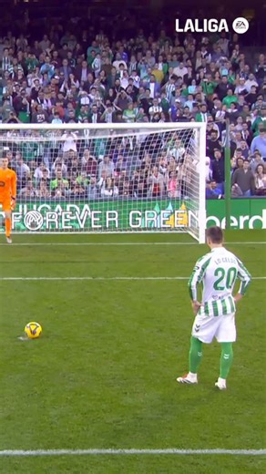 Real Betis Balompié on Instagram: "Esto fue lo que ocurrió en el último #RealBetisBarça ⚽💚"