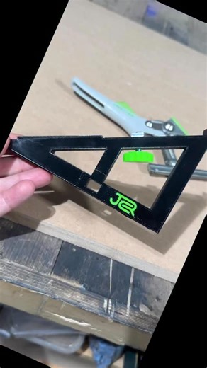 Cutting acute angles with a plunge saw could never be any easier. Easy to fit and compact- will fit in the box with your saw! Available for all rail systems Developed with ant from @aba_carpentry #joinery #carpentry #woodworking #woodworker #carpenter #woodworking #woodworker #carpenter #festool #3dprinted #joiner #tools #bosch #boschprofessional #makita #makitatools #milwaukee #milwaukeetools #dewalt #dewalttools #mafell | JCR Builds