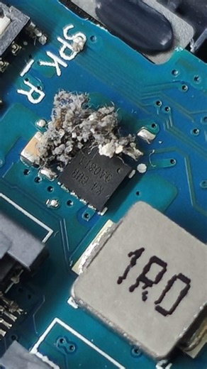 Manish Jha on Instagram: "So frustrated, HP Victus has no power, zero service! #noservice #withoutservice #hpvictus15 #victus #vistusnopower"