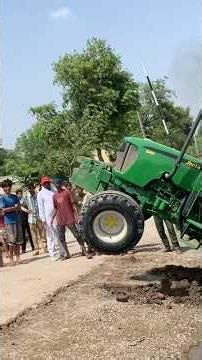 ट्रेक्टर धँस गया है 🚜 #shortvideo #tractorlover #shortvideo #jhondeer #punjabi #ytstudio #youtube