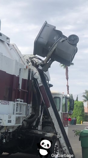 Garbage Truck Caught on Camera #fypシ #goviral #viral #trending #garbagetruck #frfr