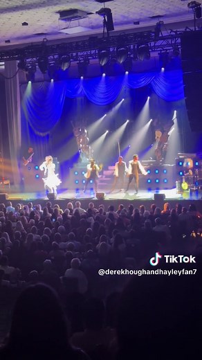 @Derek Hough @Hayley Erbert Hough #dayleylife #shakeitupbaby #married #hayleyhough #hayleyhough #tour #couple #tiktok #viral #bustamove #derekhough #fyppppppppppppppppppppppp #fyp
