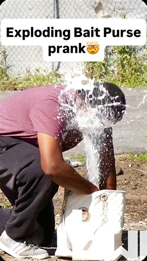 Thief Busters on Instagram: "Exploding bait purse prank🤯 #Prank #FunnyPranks #PrankVideo #BaitPrank #Prankster #FunnyVideos #Comedy #Viral #InstantKarma #PrankWars"