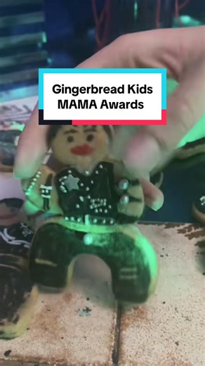 Stray Kids Perform 'Gingerbread Kids' at MAMA Awards