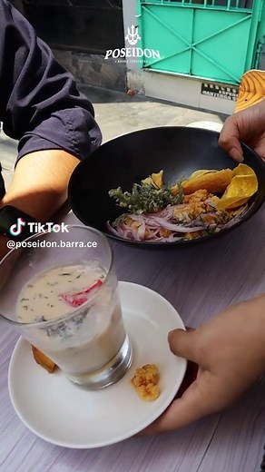 Deléitate con el sabor de Poseidón en Santa Anita