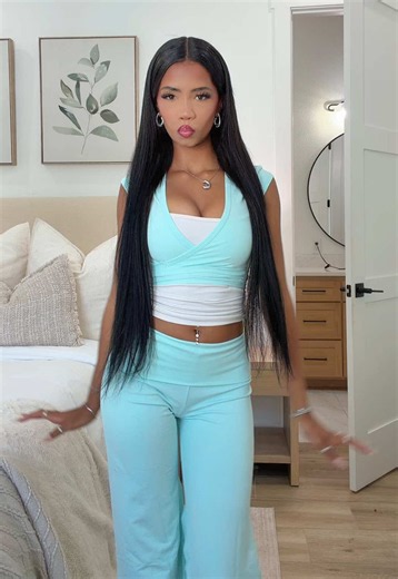 I’m drooling over this colorrr!! 🫧 OBSESSED #matchingset #foldoverpants #teal #viraloutfit #brandymelville @Edikted