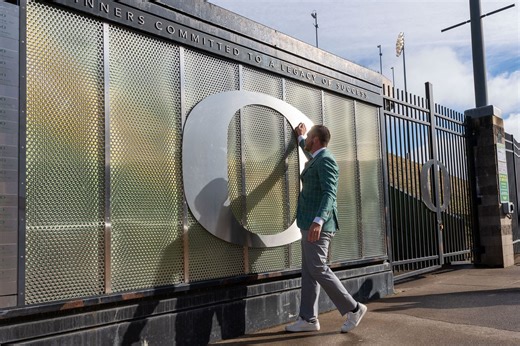 Son of former NFL player, 2026 class 4-star prospect Thomas Davis Jr., recaps unforgettable game-day visit to Dan Lanning's Oregon