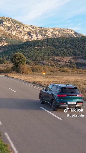 BYD ATTO 2 DM-i, el híbrido enchufable más compacto de BYD. Más de 1000 kilómetros de autonomía combinada. Con la tecnología DM-i, El ATTO 2 se sitúa a la cabeza de su categoría en eficiencia de combustible alcanzando un consumo combinado de tan solo 2 L/100 km. Etiqueta 0 y un tamaño compacto para un uso perfecto del día a día. #BYD #ATTO2 #ATTO2DMi