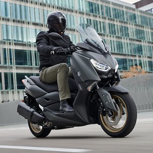 12K views · 467 reactions | Take the best of your experiences with the exclusive XMAX 300 Tech MAX. Yamaha’s legendary MAX DNA delivers all the convenience and versatility of a sport scooter with the performance of a motorcycle. #NothingButTheMAX | Yamaha Motor | Facebook