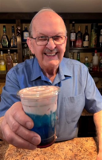 Mountain Dew Summer Freeze Dirty Soda Float, Happy Float Day Friday!