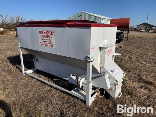 Trip Hopper P-836 Range Feeder | Agriculture