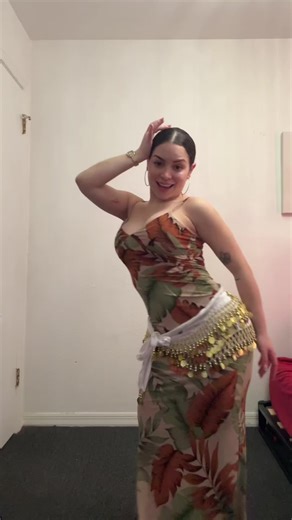 This song is my childhood😭❤️ ❤️❤️ #egyptian_tik_tok #bellydance #foryoupage #fyp #arabtiktok