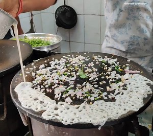 5.1M views · 50K reactions | Delicious Looking Rava Dosa at Zaveri Bazar Khau Galli, Kalbadevi, Mumbai | Street Food Recipes | Facebook