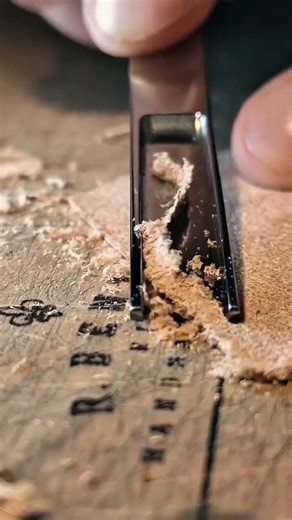 ⚜I’m opening my video courses where I’ll teach leathercraft, tools, content creation. Link in bio