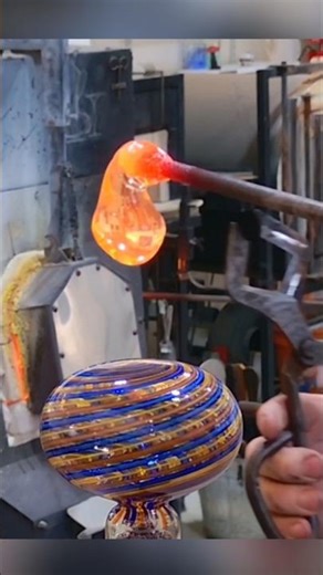 Watch a Primary Twist Bowl Come Together | Glassblowing
