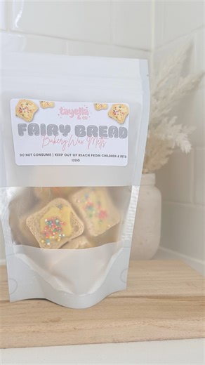 ✨Tayella & Co on Instagram: "POV: you wanted your house to smell insane without dealing with messy wax 😭 Our jelly melts = glossy, squishy, strong AND mess-free. Just melt, let cool, peel, repeat. Your burner has never looked cuter. Batch just dropped — be fast ⚡️ #waxmelts #gelwax #waxmelt #melting #gel #gelwaxmelts #gelcandle #jelly #jellywax #jellywaxmelts #jellycandle #candle"