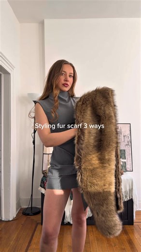 LISA | fashion & beauty creator | Styling fur scarf 3 ways 🩶 which one is your favorite? Willow for more fashion inspo | Instagram