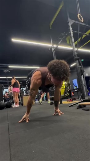 Iliesse_ns: Push Combo Routine in Calisthenics