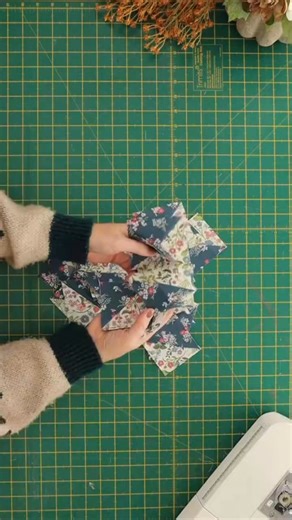 quilting shortcut locked - how to sew 32 half squares triangles at a time! 🧵 Video by Kimberley Hind #quilting #sewinghacks | Jennifer