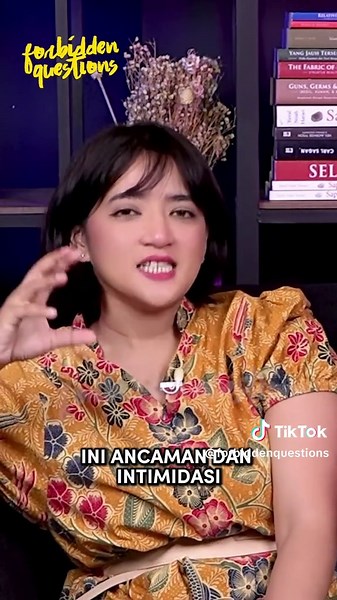 Saksikan 'Forbidden Questions' di YouTube