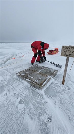 Building a Room Beneath the Polar Snow