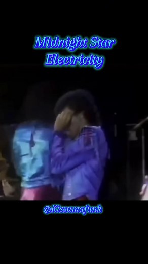 Electro-funk pur début années 80. Midnight Star “Electricity”, synthés futuristes, groove robotique et énergie club. Early ’80s electro-funk classic with futuristic synths and raw dancefloor energy. #midnightstar #electricity #funk #electronicmusic #80s